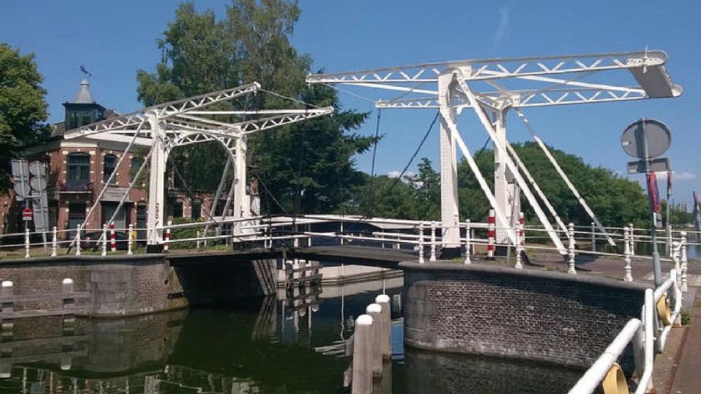 Benedenverdieping In Woonboot Met Tuinterras Utrecht Zewnętrze zdjęcie